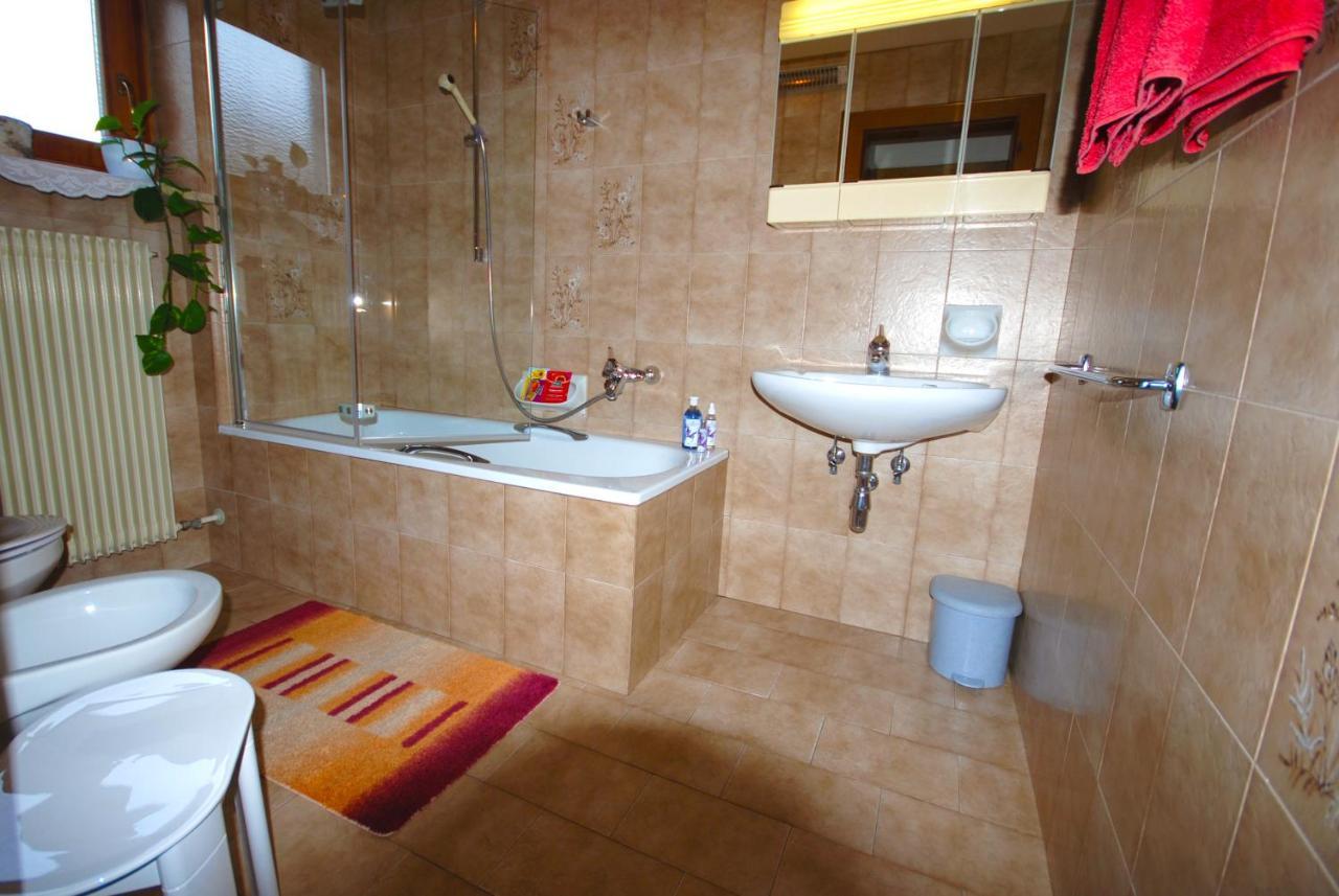 וילאבאסה Appartements Hoferhof מראה חיצוני תמונה