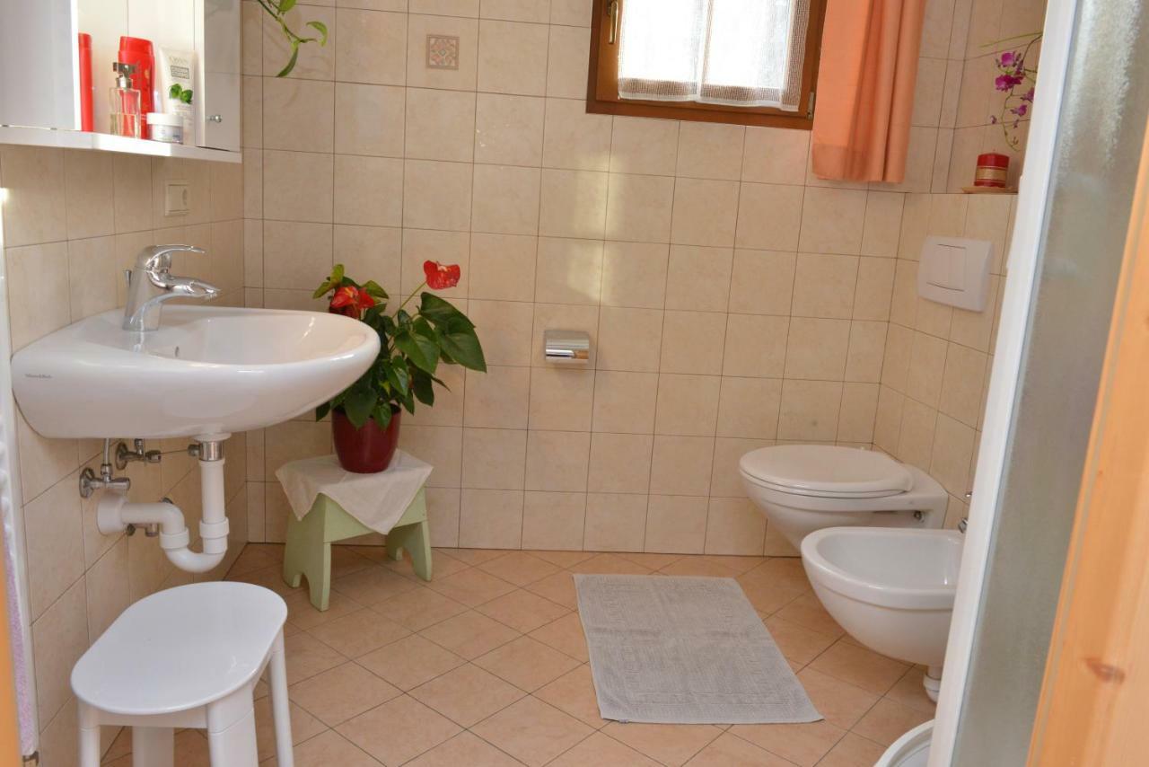 וילאבאסה Appartements Hoferhof מראה חיצוני תמונה